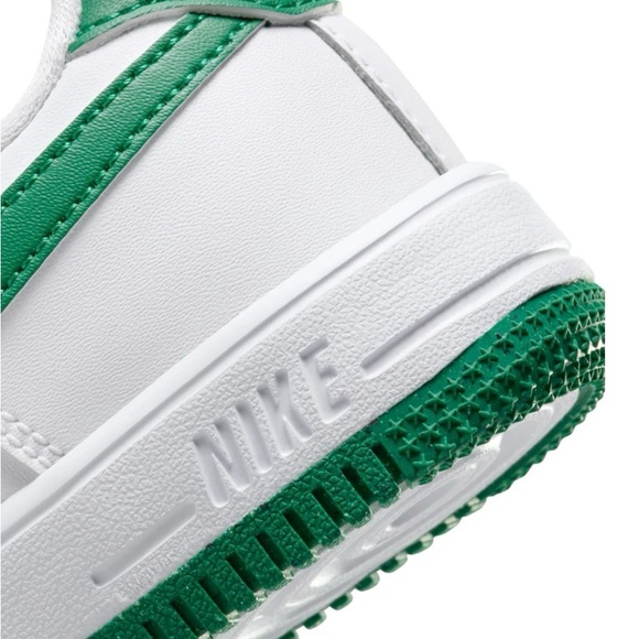 NIKE Air Force 1 Low EasyOn White Malachite Green FN0237-103 Shoe Sneaker Kids - Picture 8 of 8